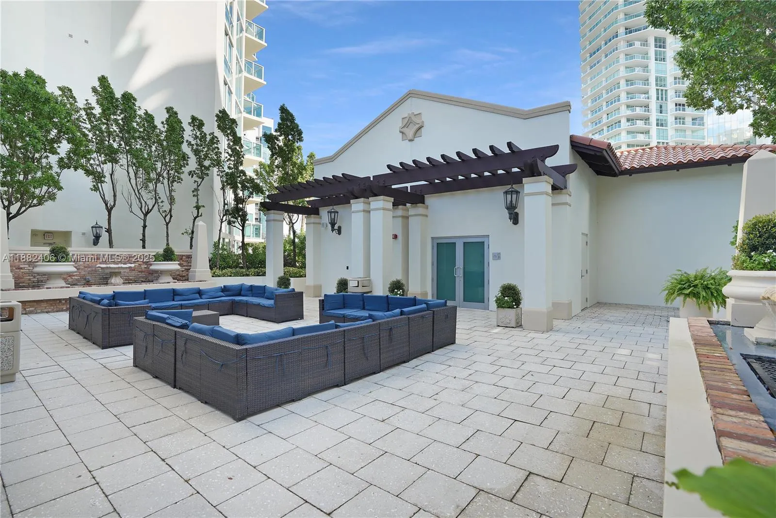 250 S Sunny Isles Blvd, #TH-207