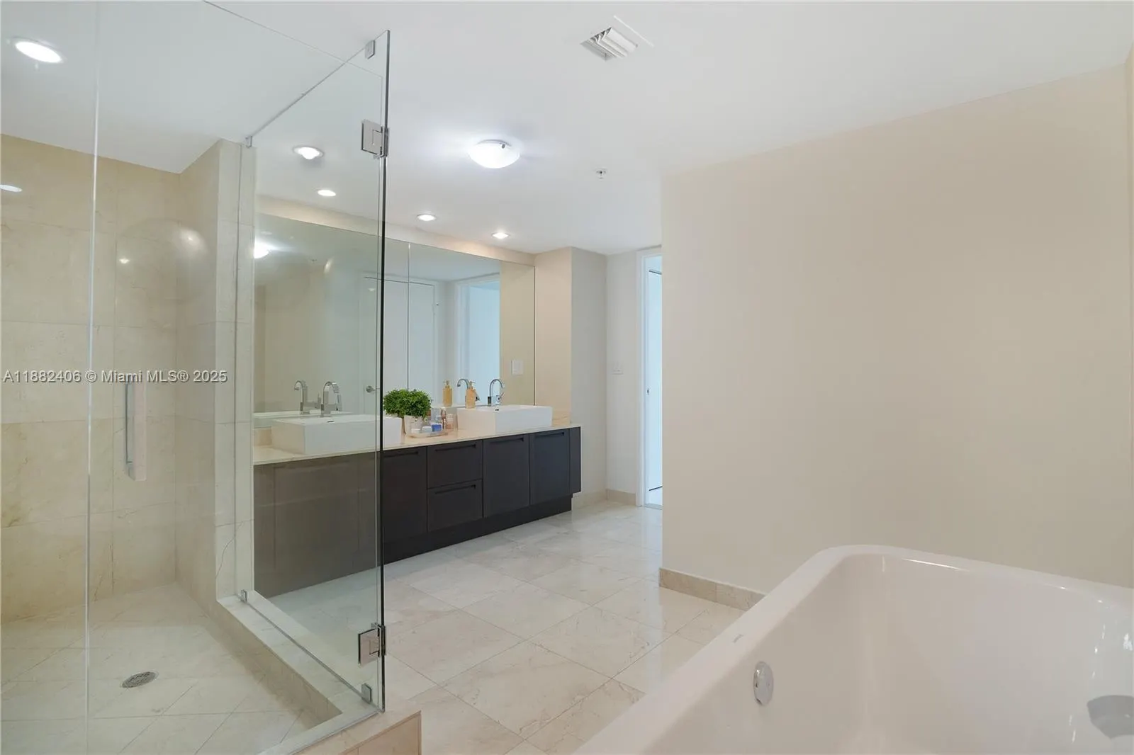 250 S Sunny Isles Blvd, #TH-207