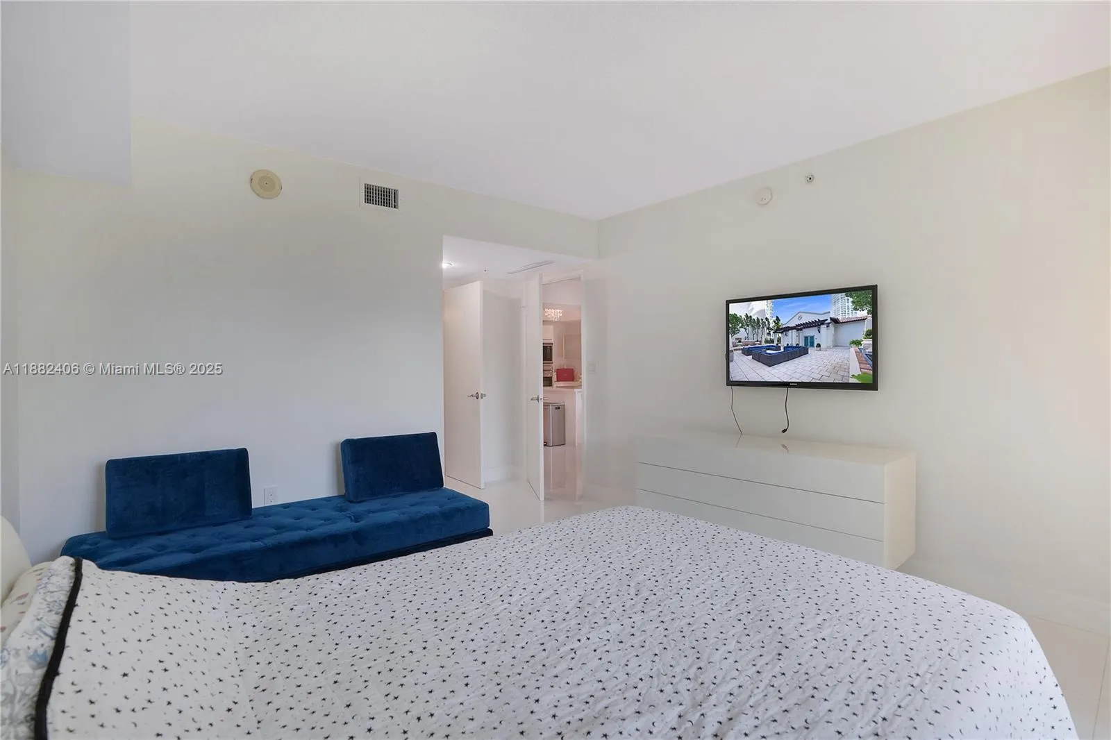 250 S Sunny Isles Blvd, #TH-207