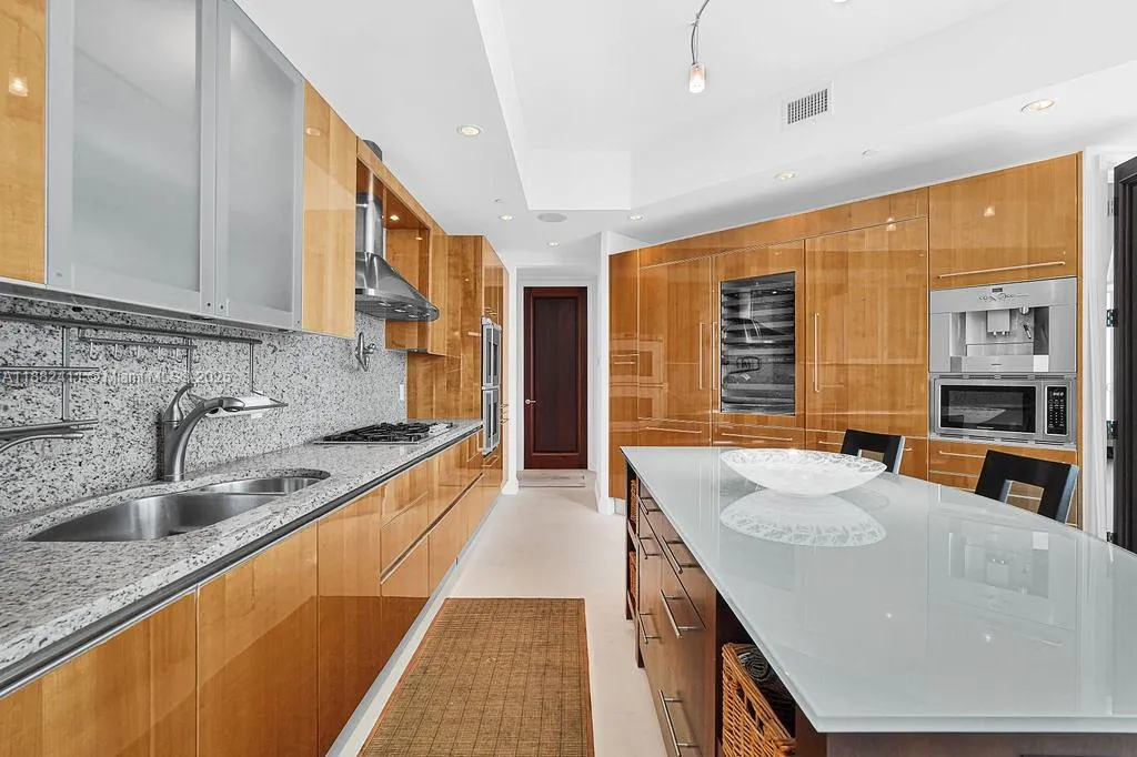 16047 Collins Ave, #2904