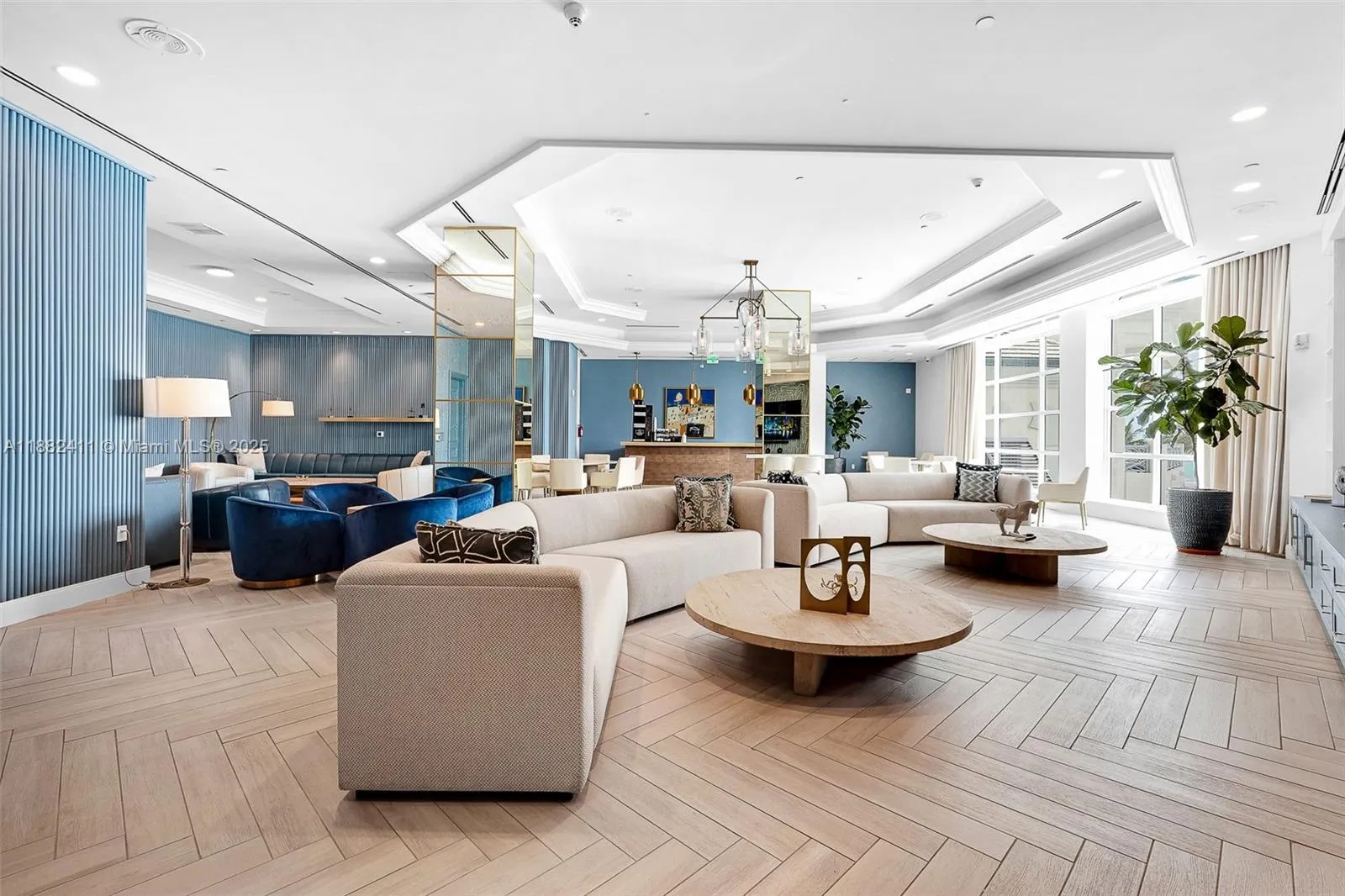 16047 Collins Ave, #2904