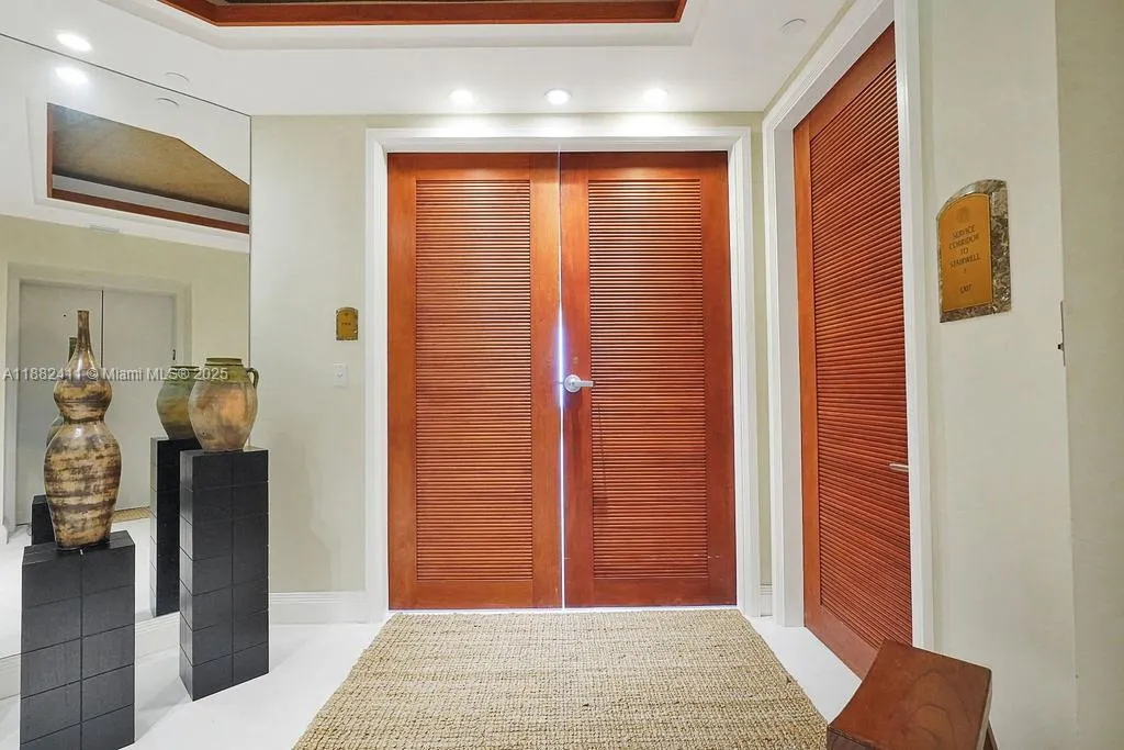16047 Collins Ave, #2904