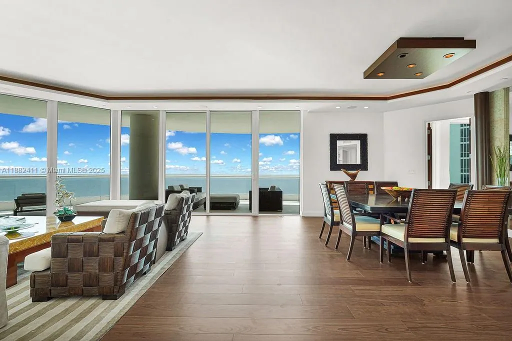 16047 Collins Ave, #2904