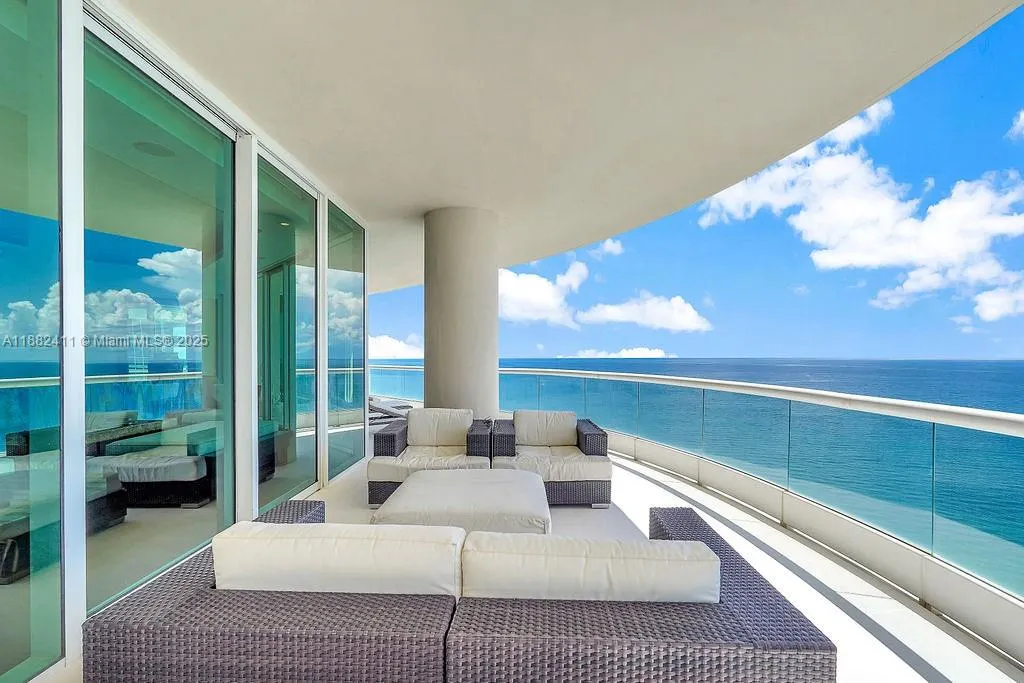 16047 Collins Ave, #2904