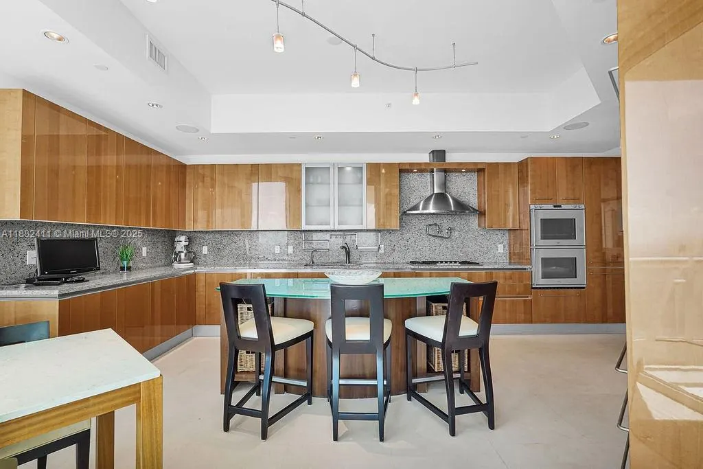 16047 Collins Ave, #2904