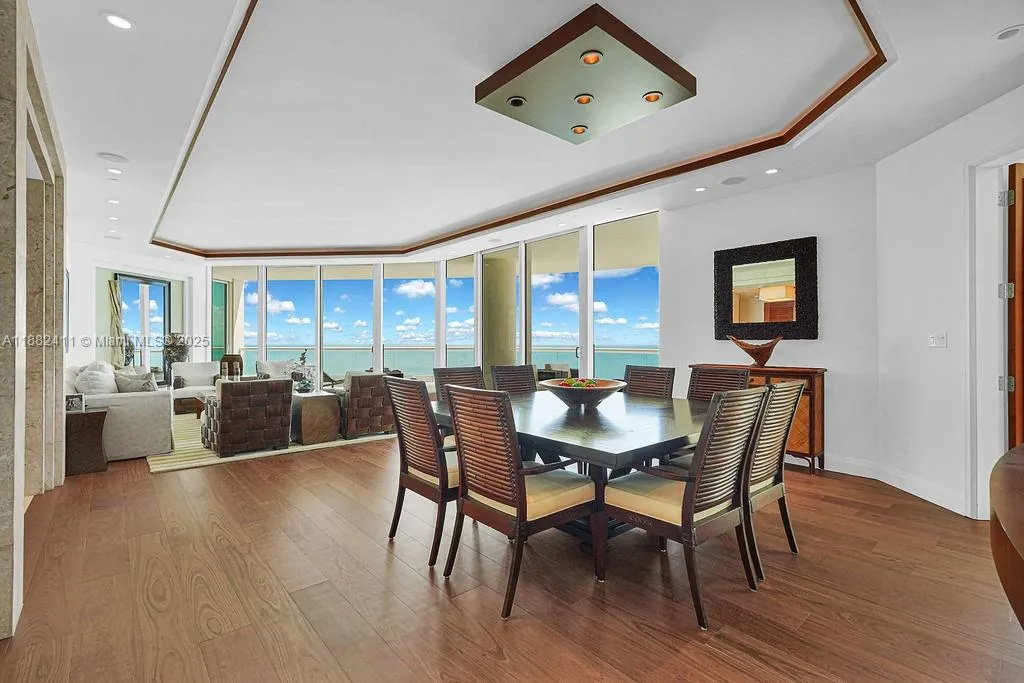 16047 Collins Ave, #2904