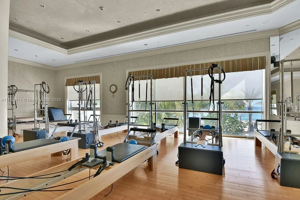 16047 Collins Ave, #2904