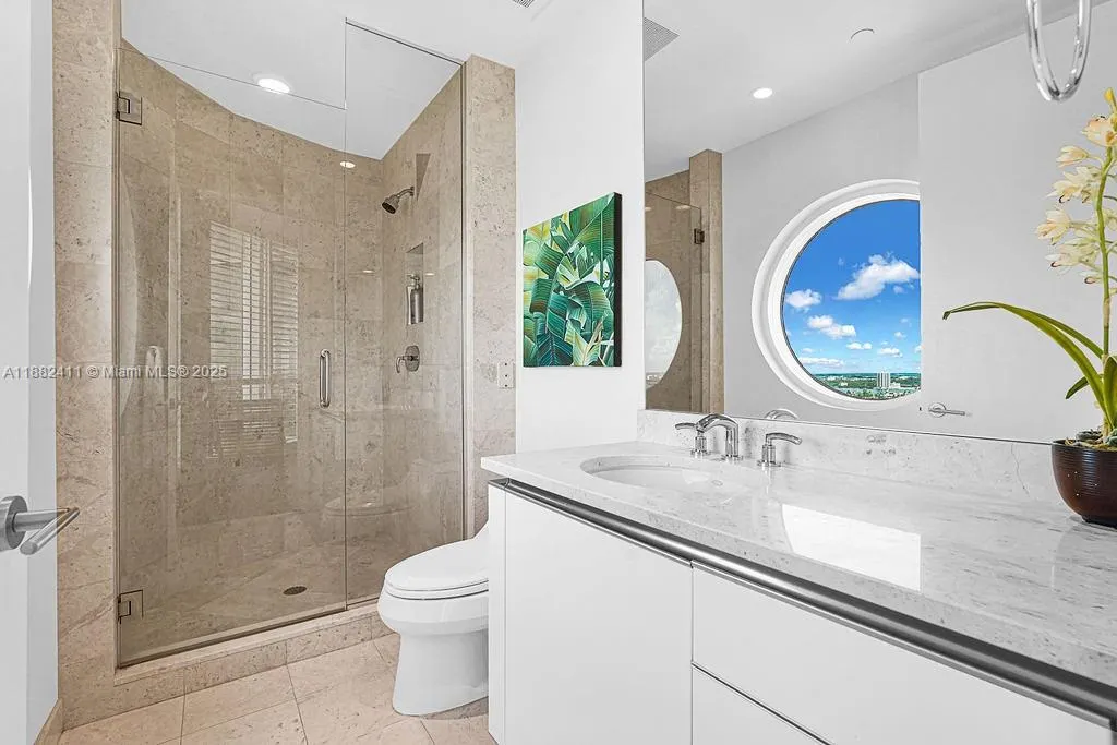16047 Collins Ave, #2904