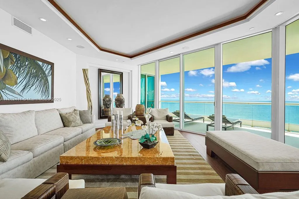 16047 Collins Ave, #2904
