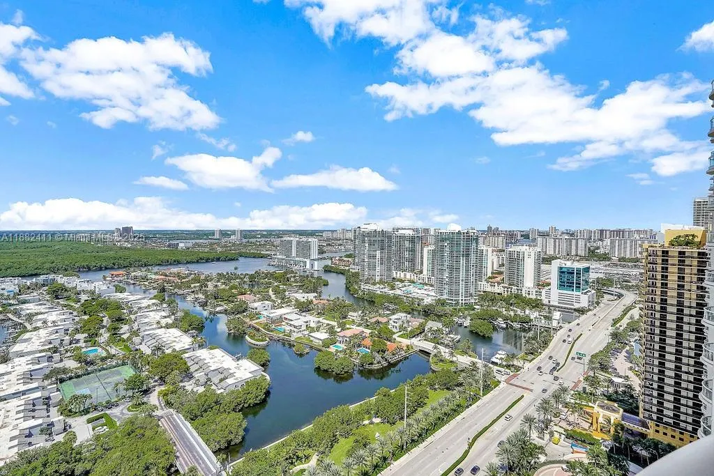 16047 Collins Ave, #2904