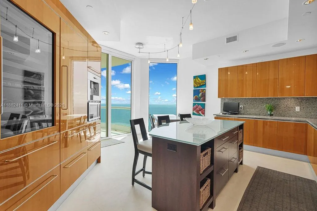 16047 Collins Ave, #2904