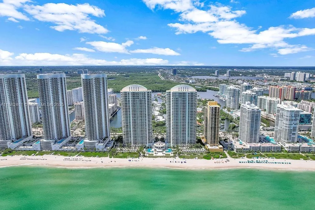 16047 Collins Ave, #2904