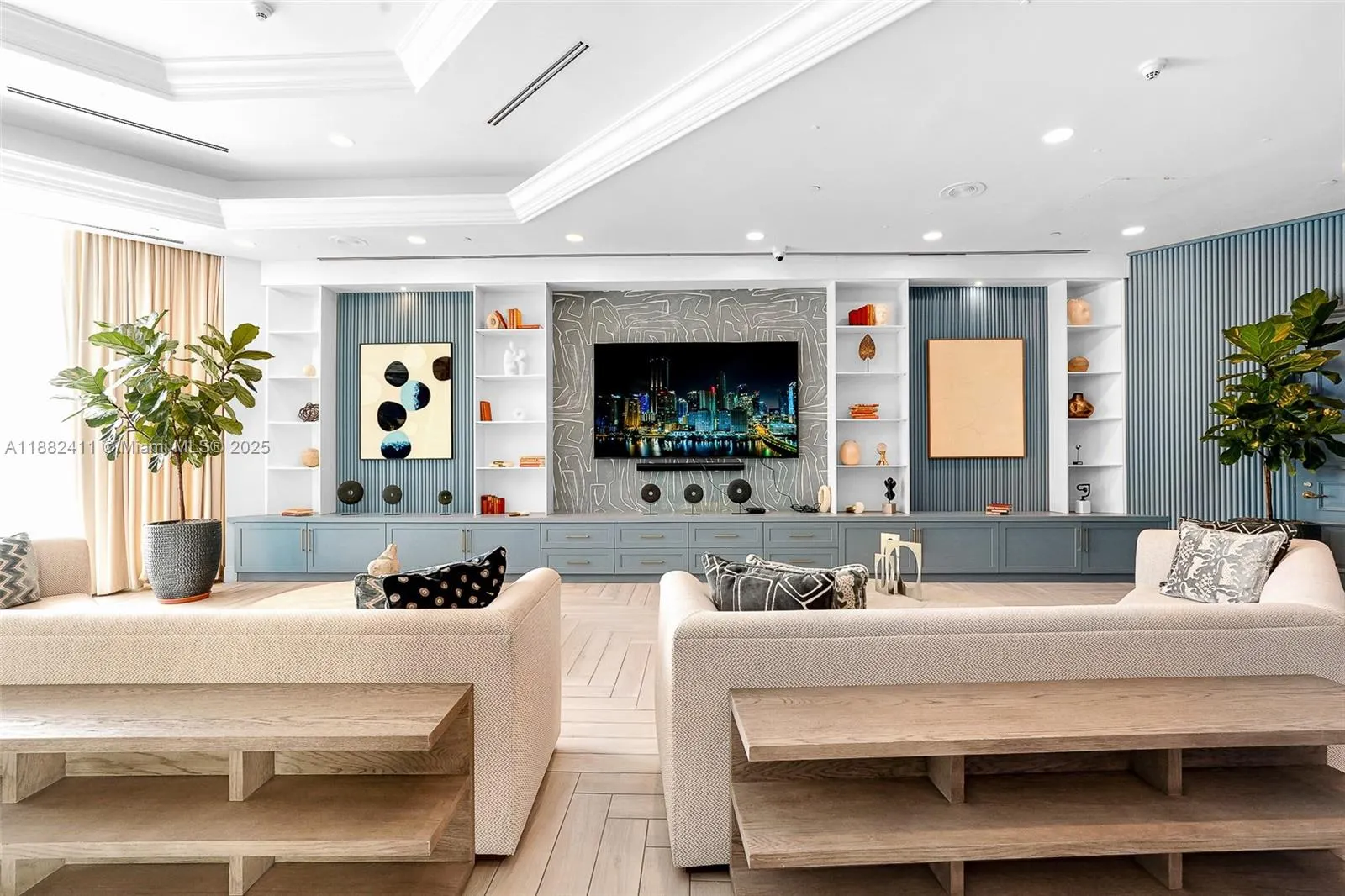 16047 Collins Ave, #2904