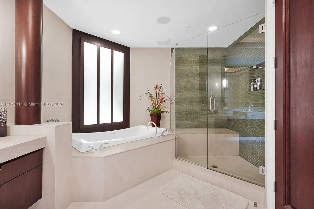 16047 Collins Ave, #2904
