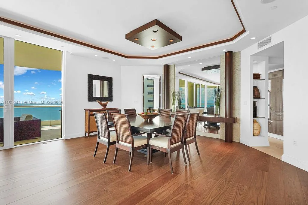 16047 Collins Ave, #2904
