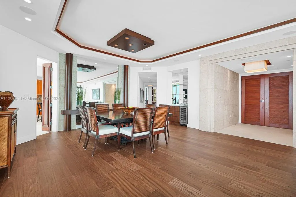 16047 Collins Ave, #2904
