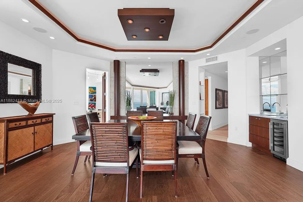 16047 Collins Ave, #2904