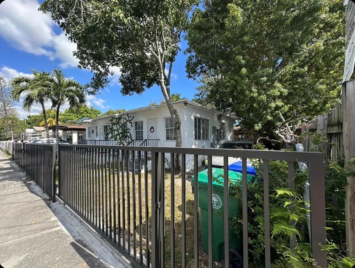 3041 NW 10th Ave