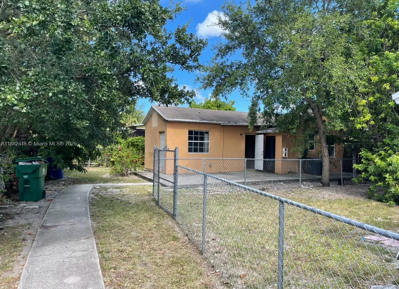 3041 NW 10th Ave