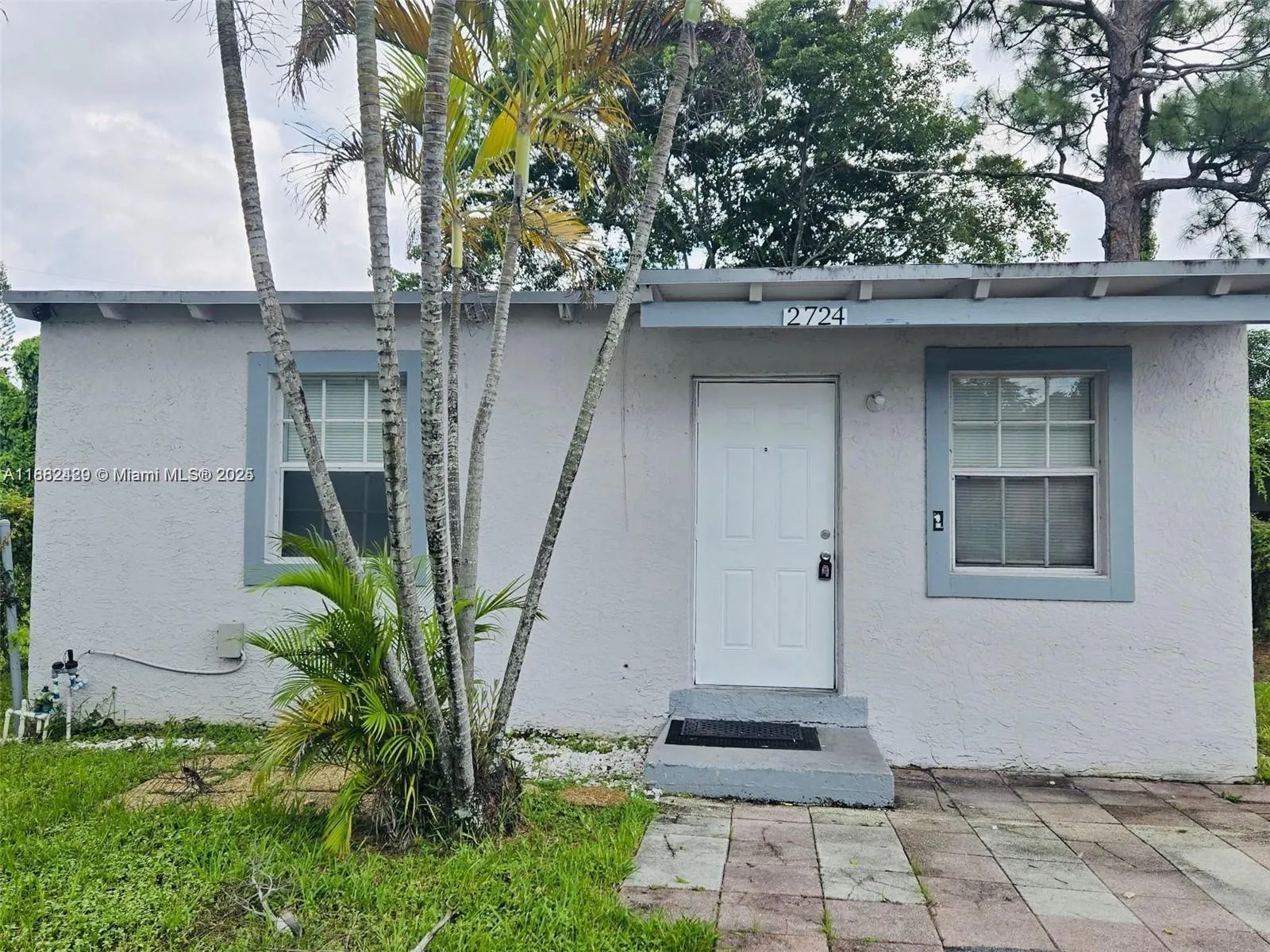2724 NW 7th St