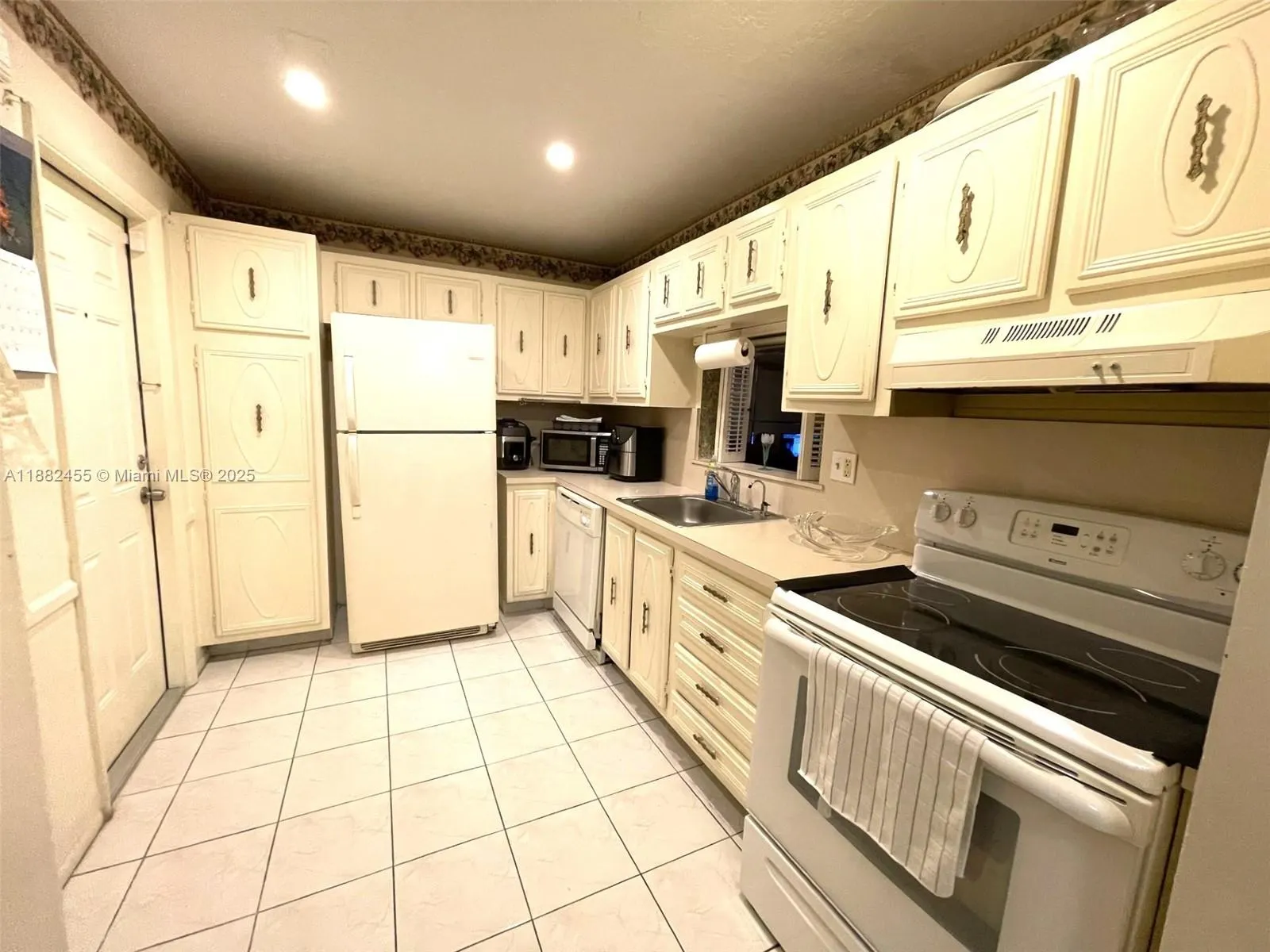 4151 NW 41st St, #201