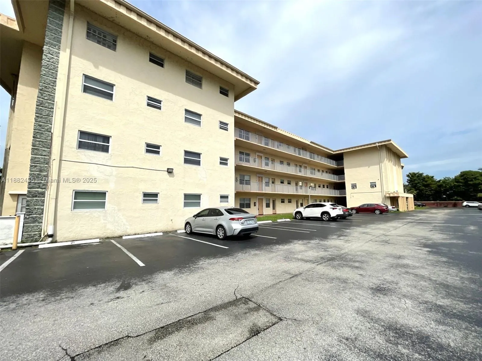 4151 NW 41st St, #201
