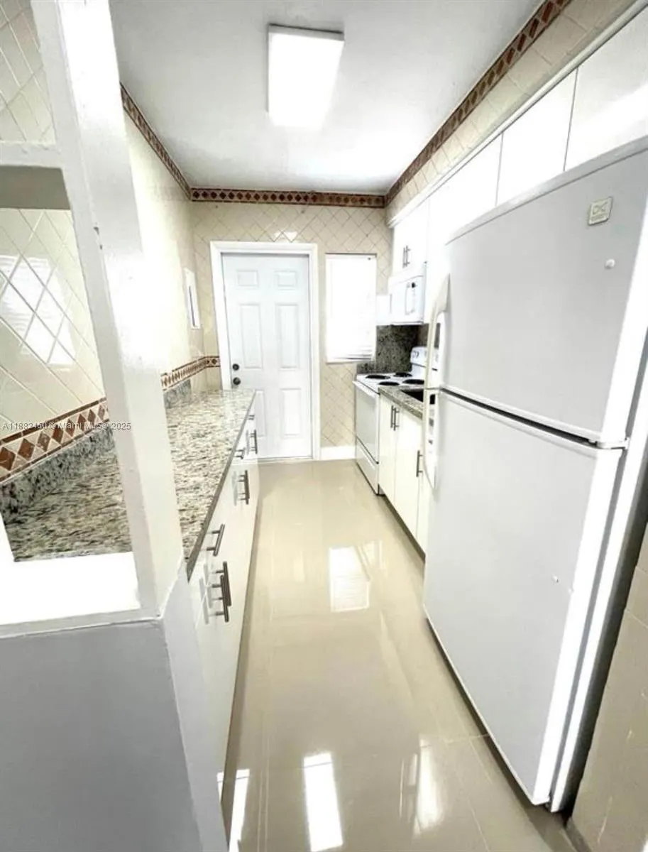 3600 SW 9th Ter, #2B