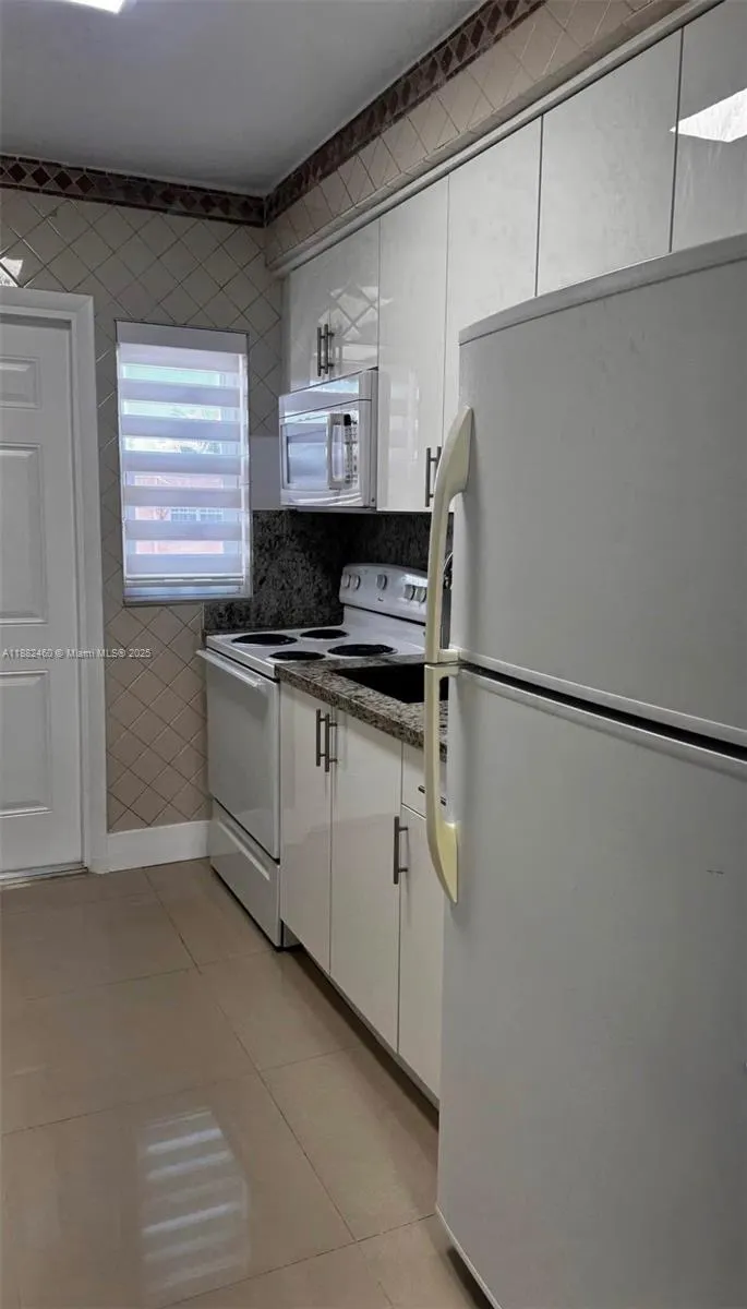 3600 SW 9th Ter, #2B