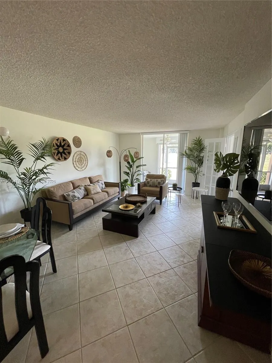 5301 NW 2nd Ave, #104