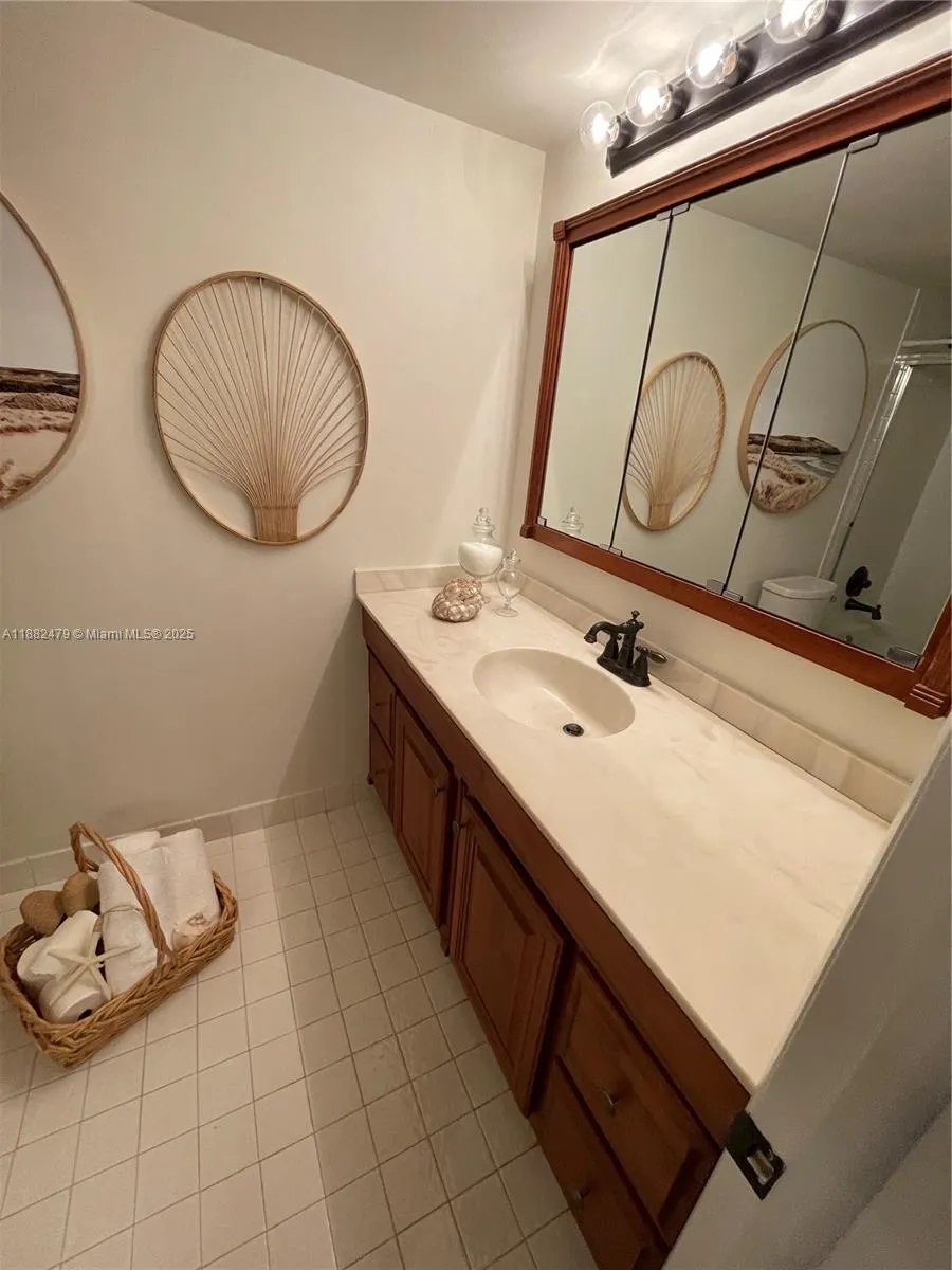 5301 NW 2nd Ave, #104