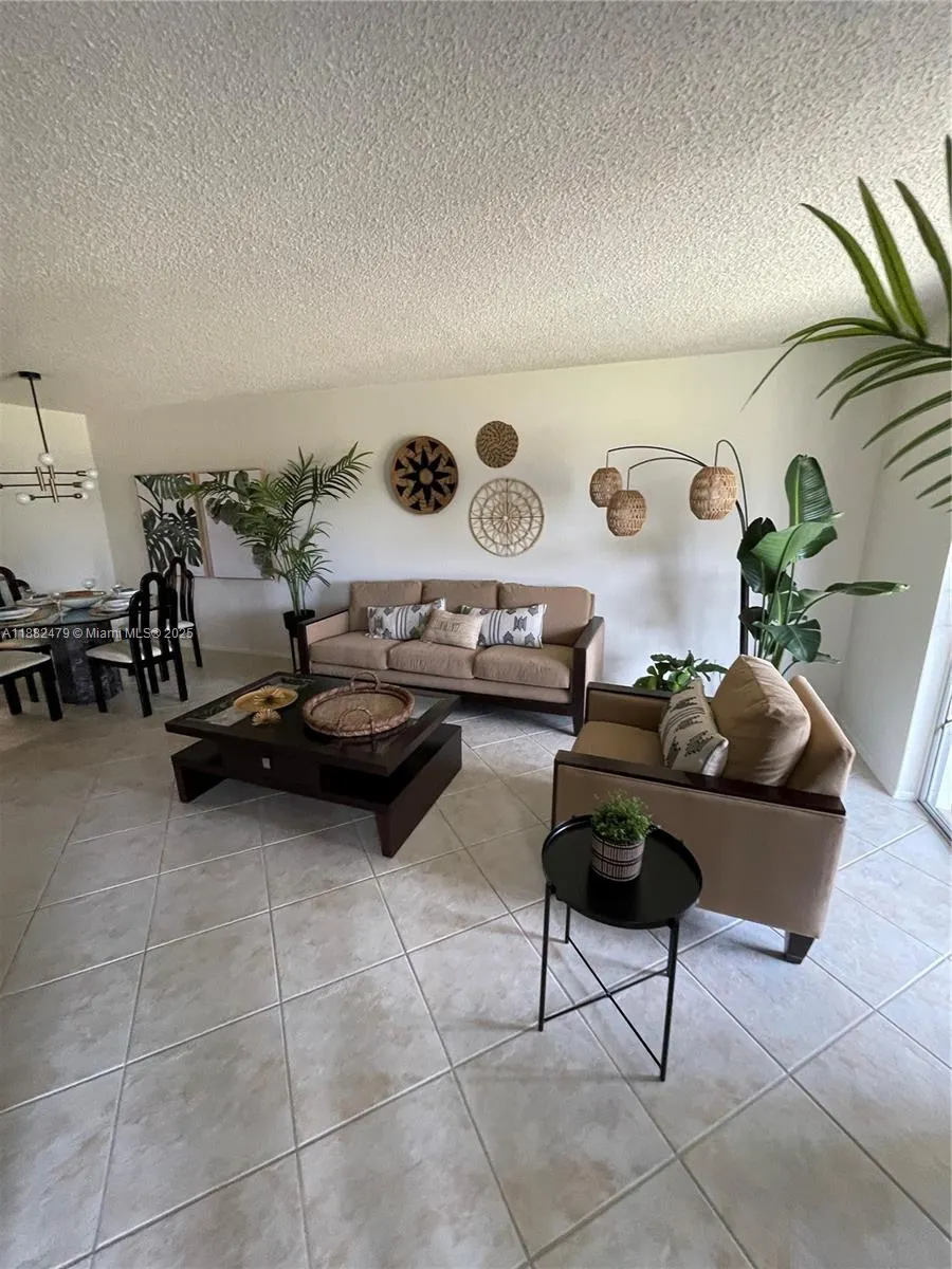 5301 NW 2nd Ave, #104