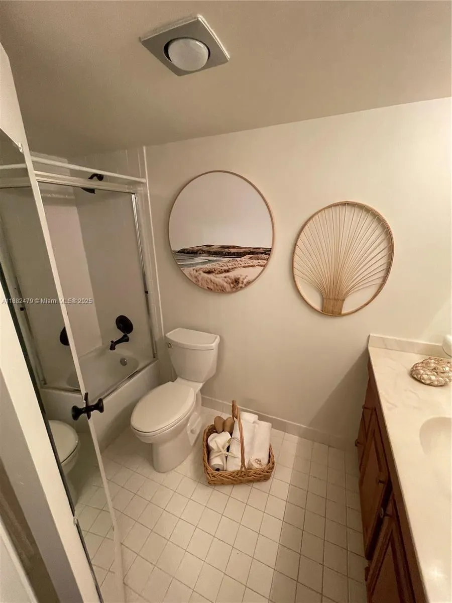 5301 NW 2nd Ave, #104
