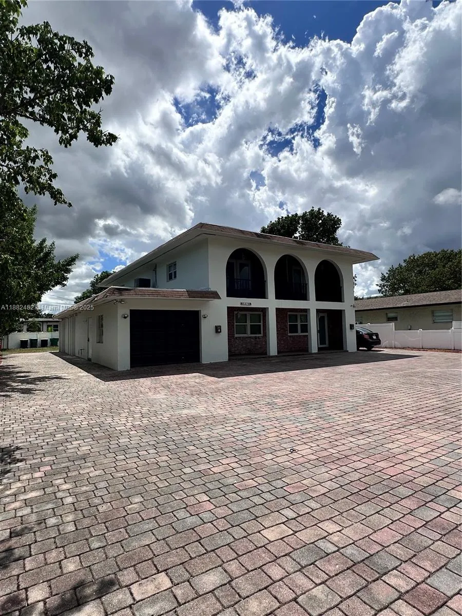 2270 SW 46th Ct