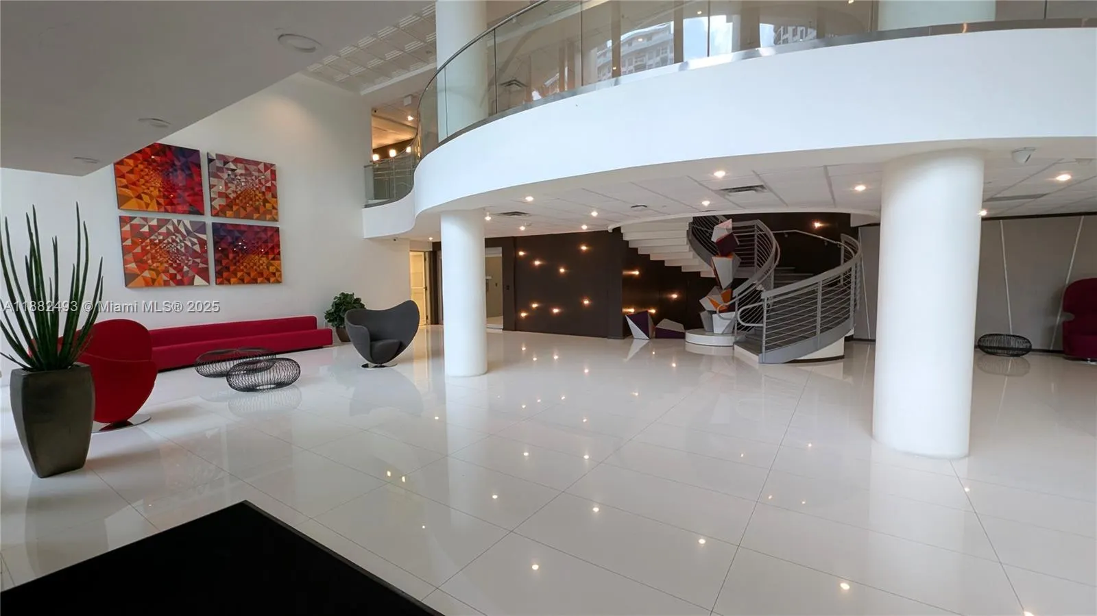 5701 Collins Ave, #1105
