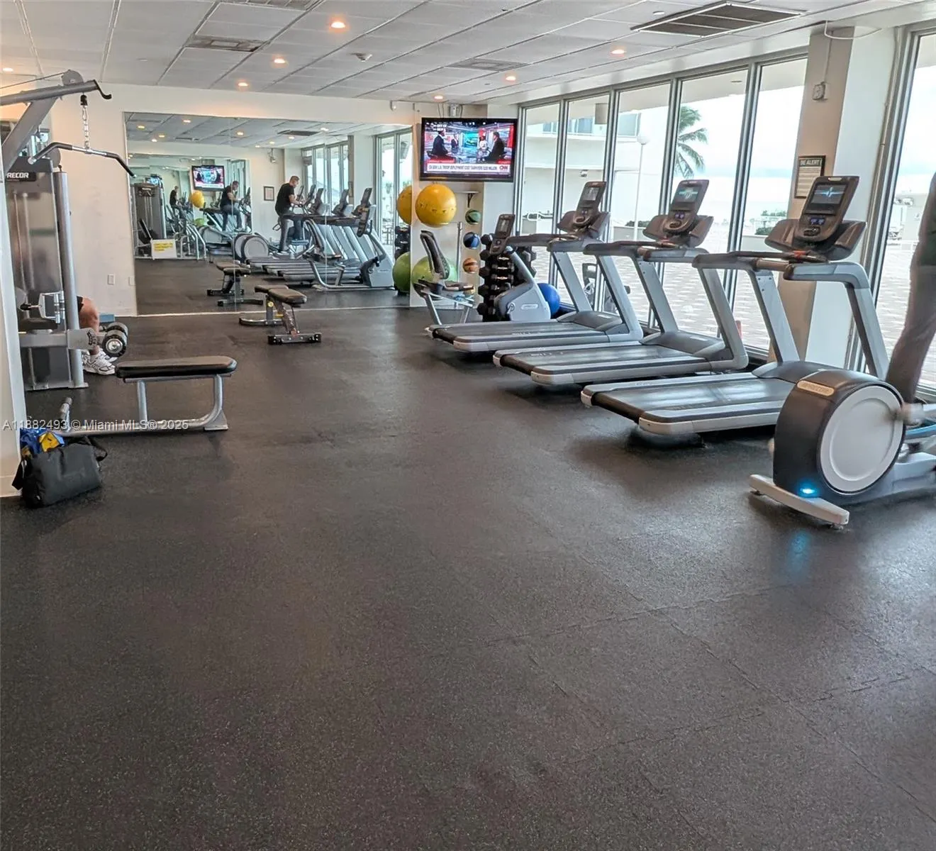 5701 Collins Ave, #1105