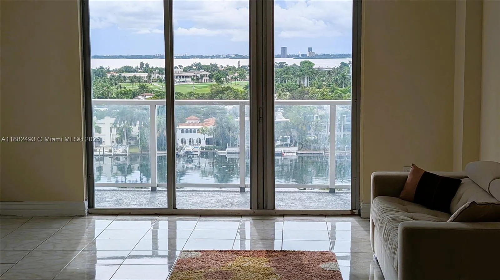 5701 Collins Ave, #1105