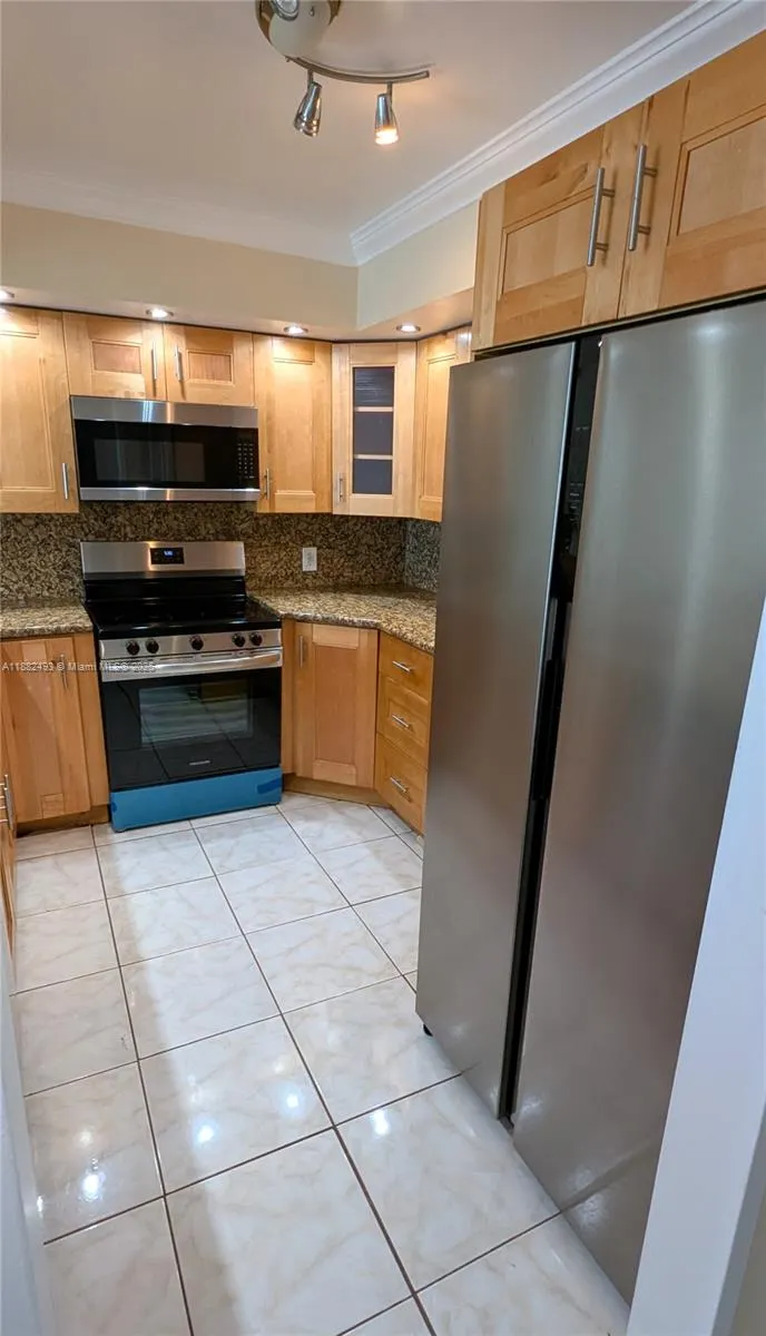 5701 Collins Ave, #1105