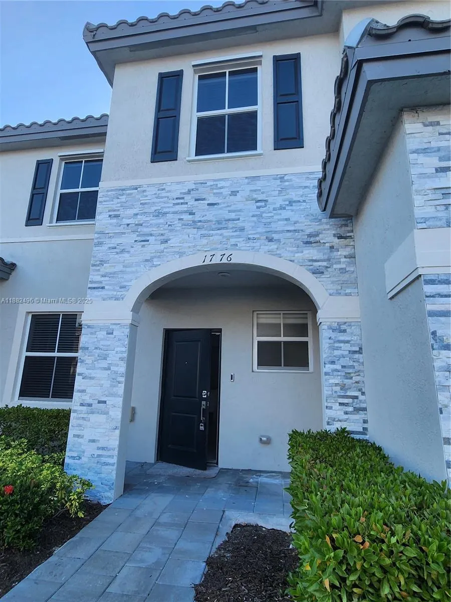 1776 SE 27th Rd