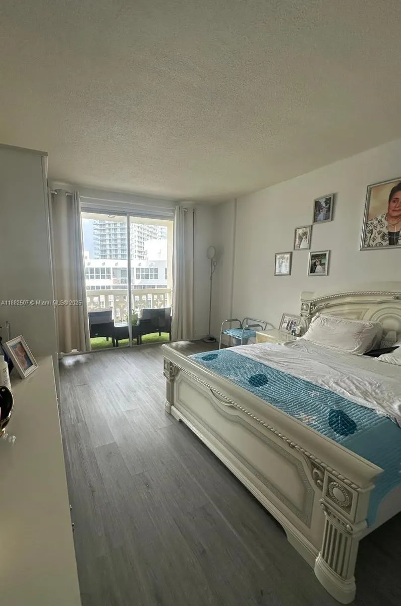 1825 S Ocean Dr, #PH-6