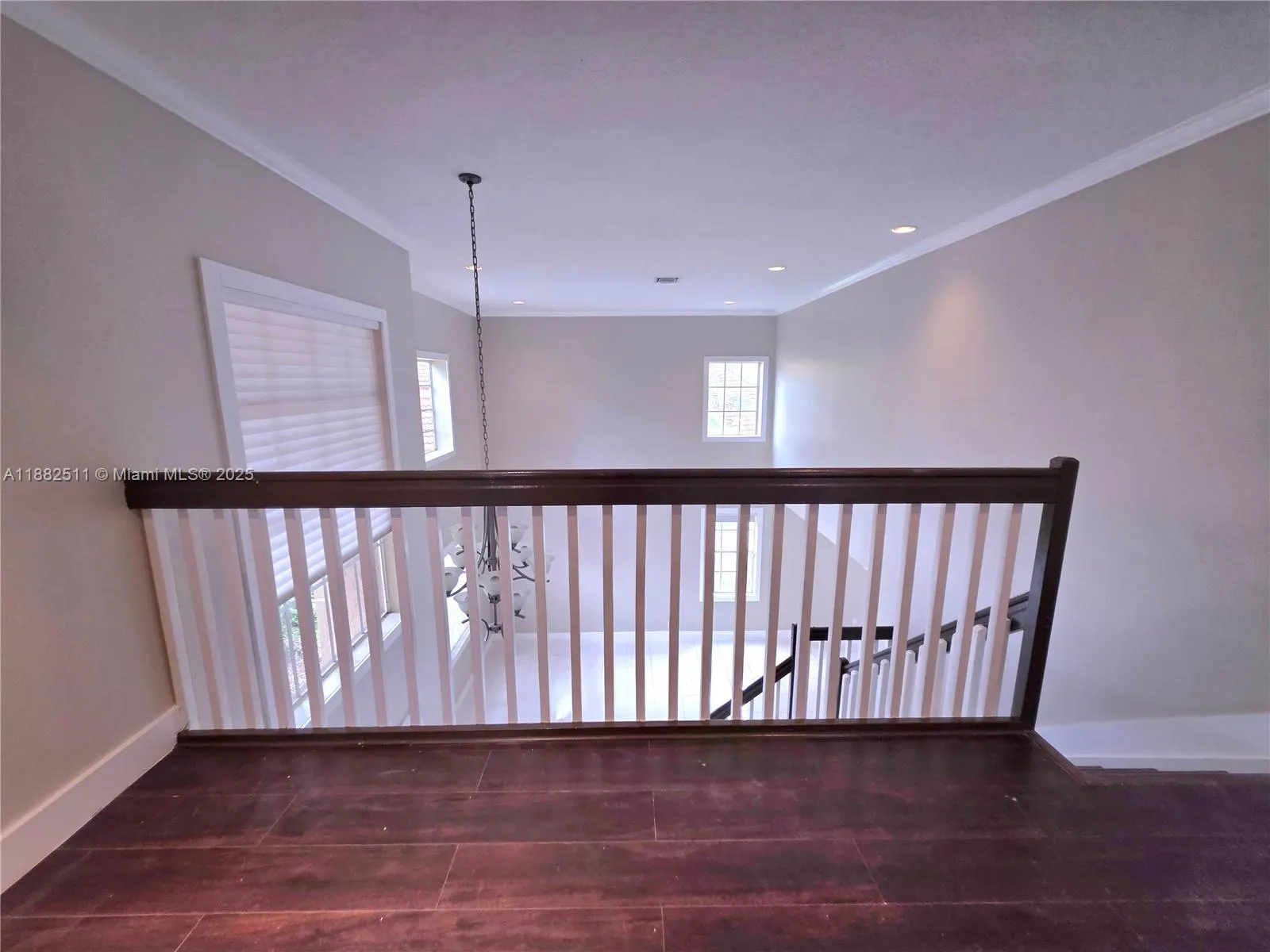 584 Cambridge Dr