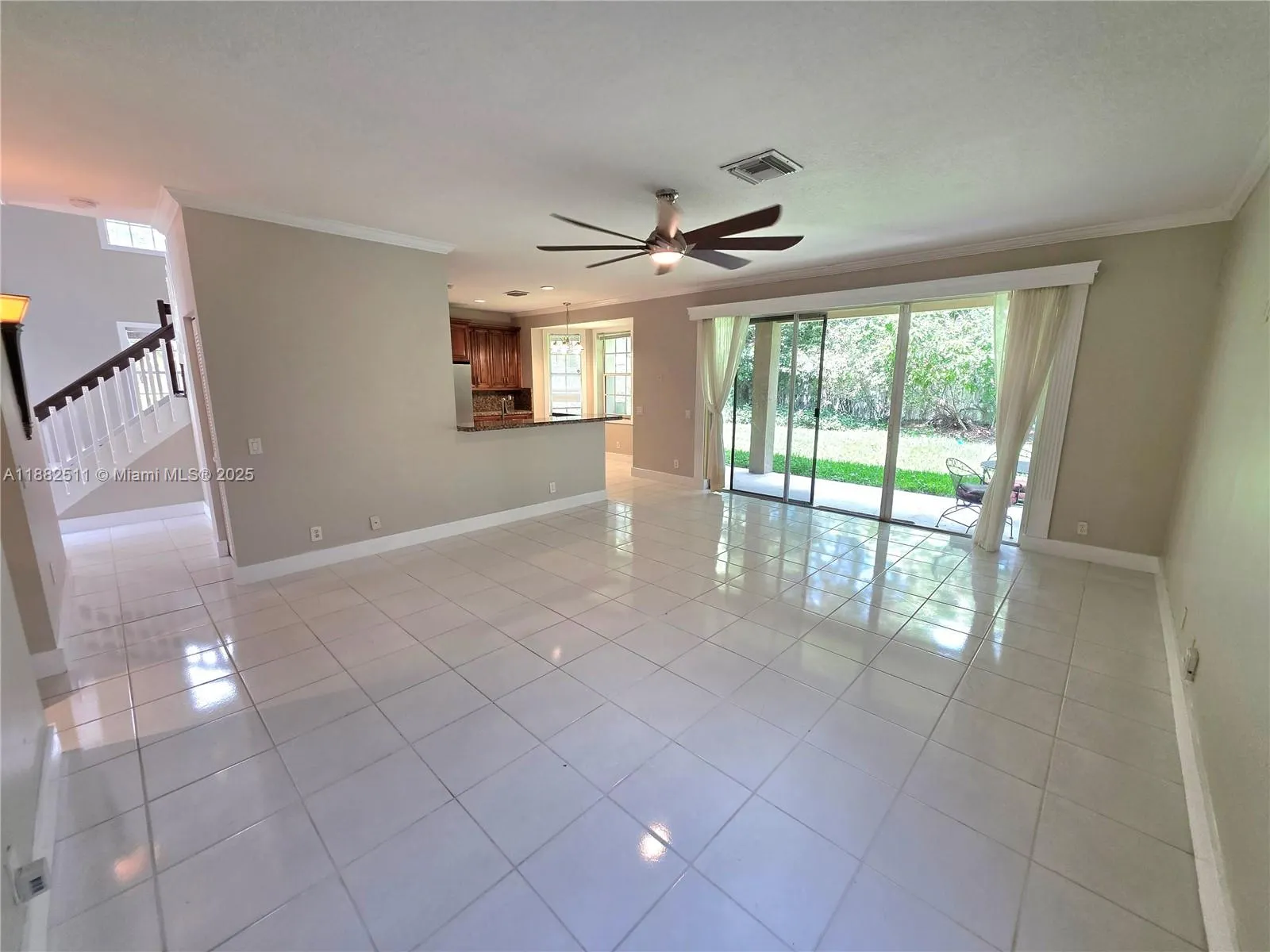 584 Cambridge Dr