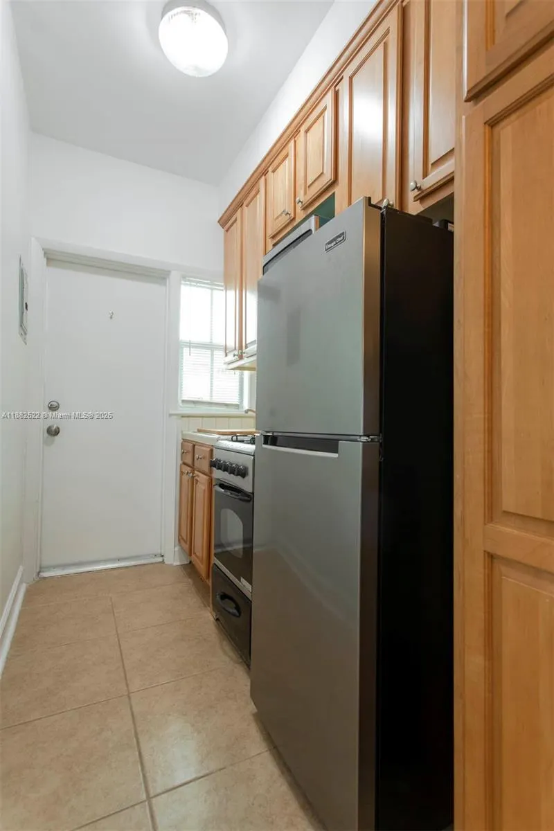 1561 Lenox Ave, #10