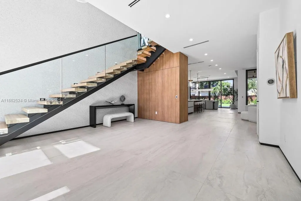 1132 SE 6th Ter
