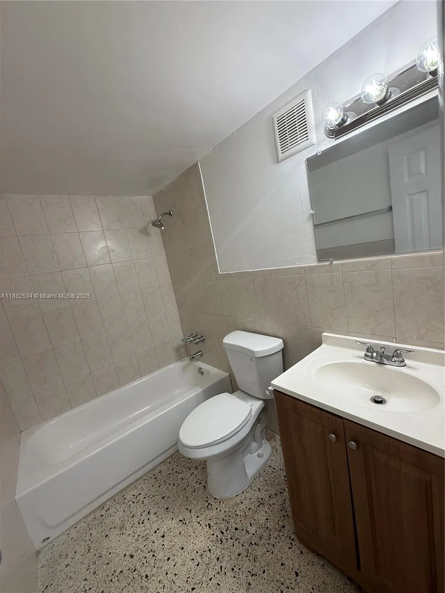 428 SW 2nd St, #2