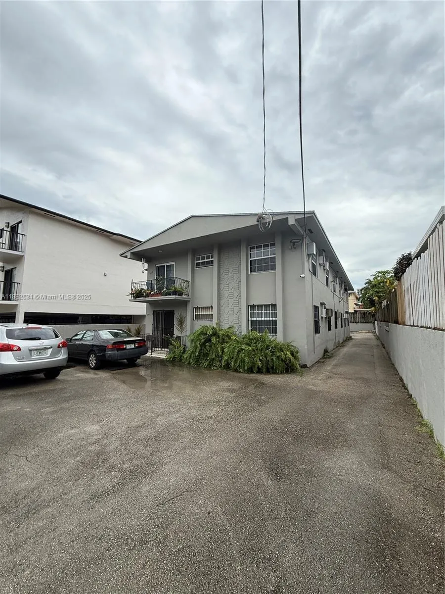428 SW 2nd St, #2