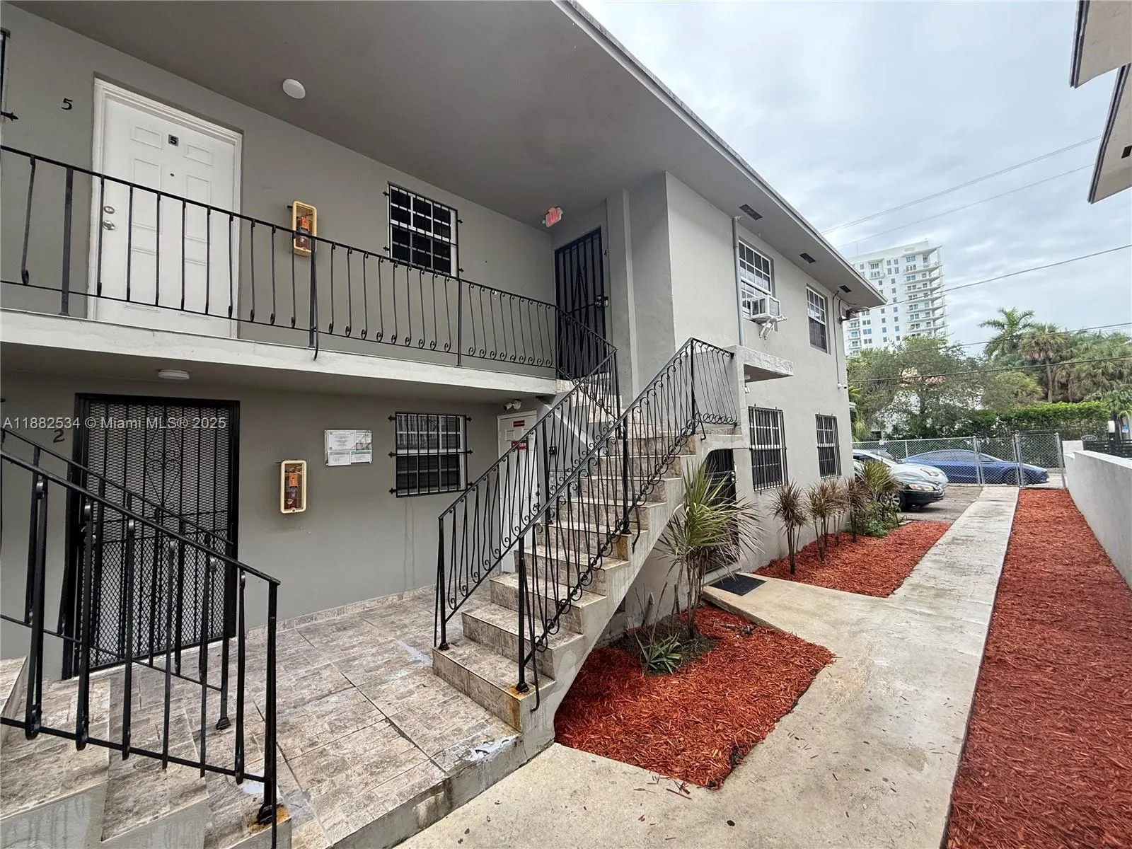 428 SW 2nd St, #2