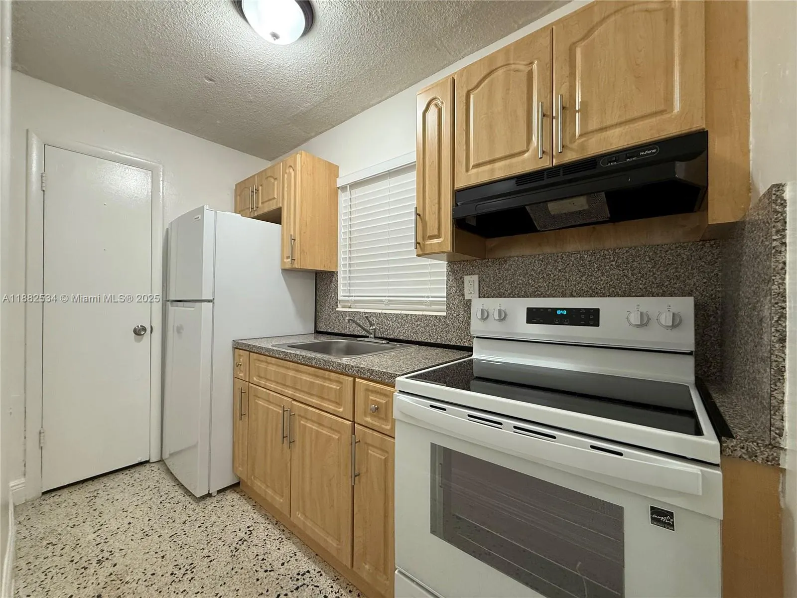 428 SW 2nd St, #2