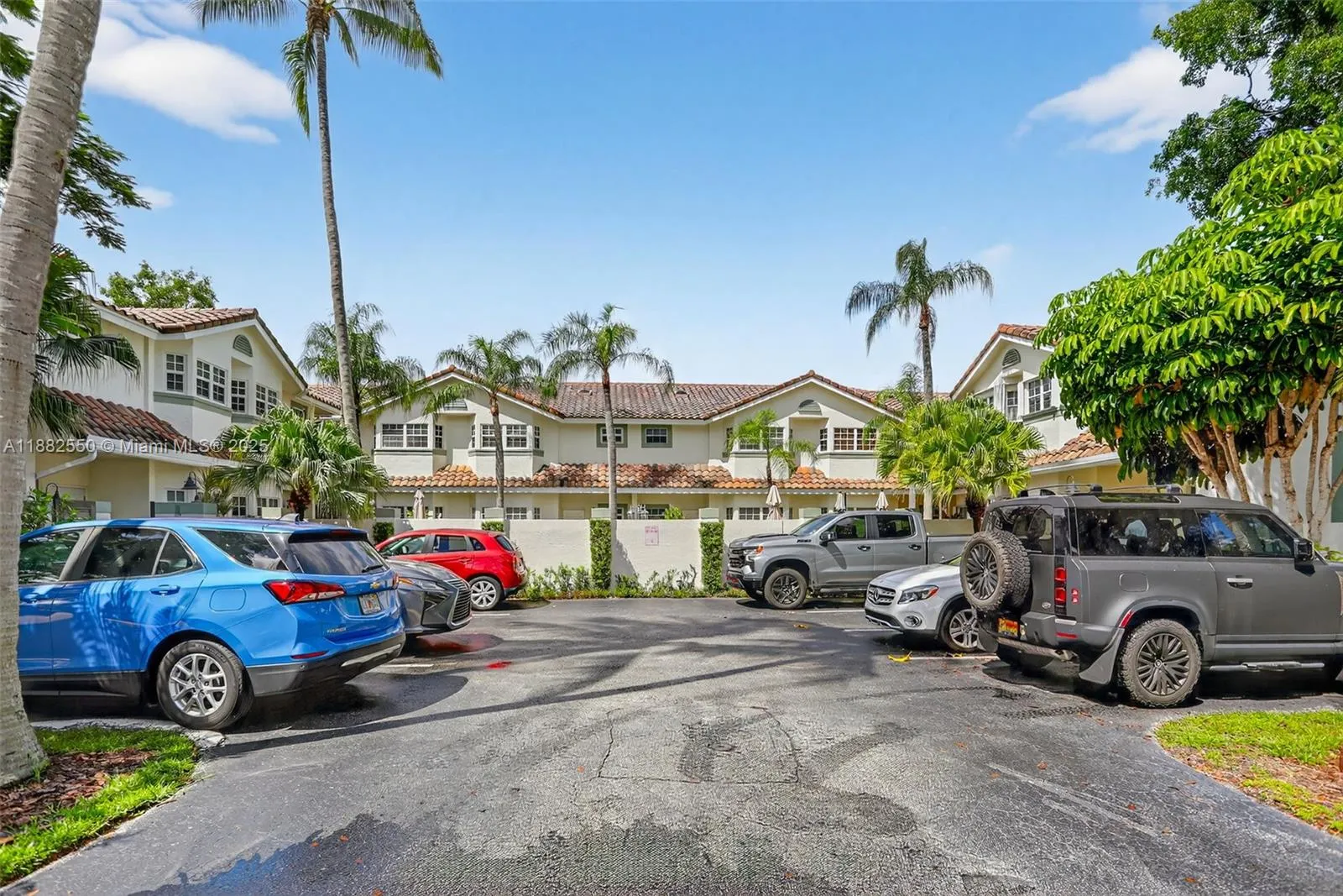 633 NE 9th Ave, #2