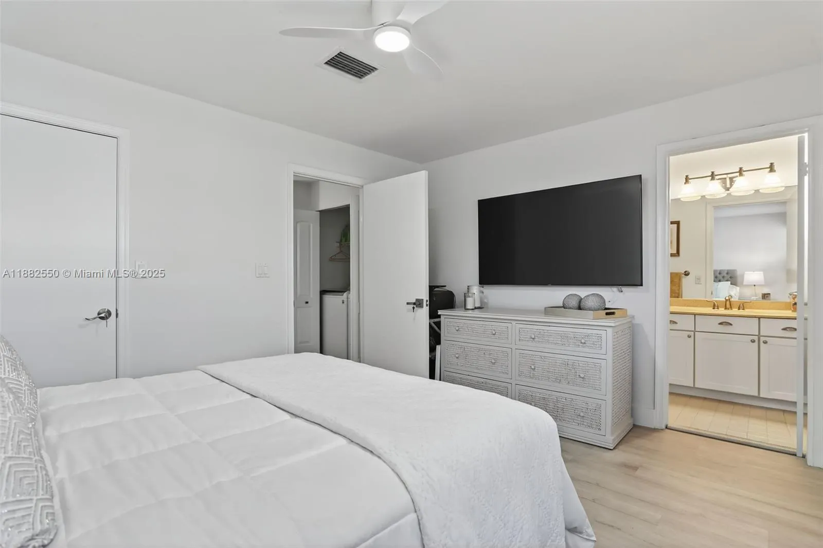 633 NE 9th Ave, #2