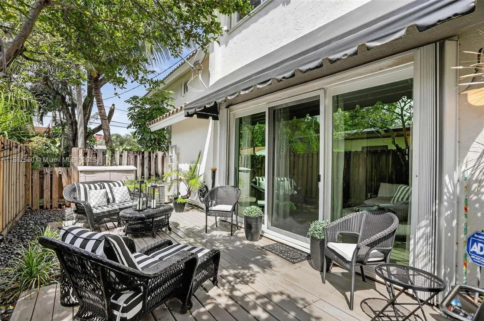 633 NE 9th Ave, #2